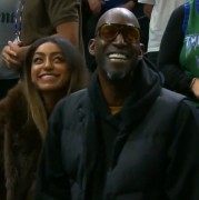 开云集团-狼王出没！加内特现场观战森林狼收官战 与爱德华兹热情相拥！