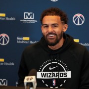 开云赛事运营官方-奇才留不留？浓眉8月可续4年2.75亿 特雷·杨7月前可续3年1.57亿